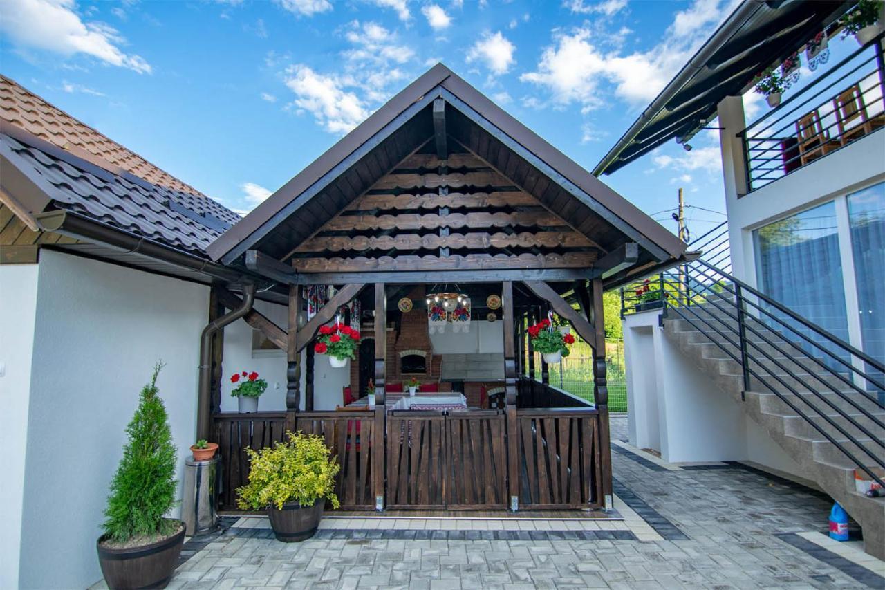Perla Blanca Hotel Moisei Exterior photo