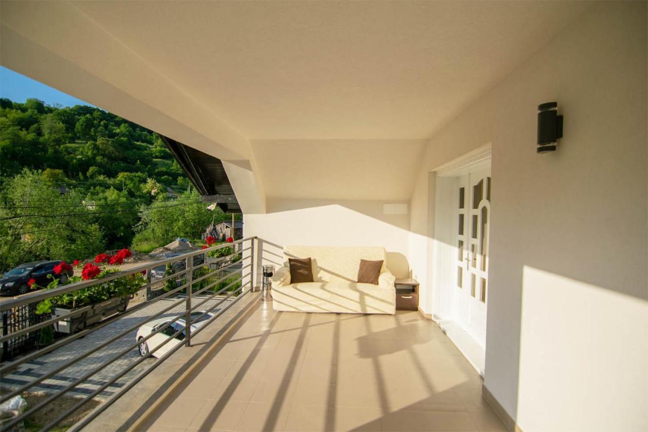 Perla Blanca Hotel Moisei Exterior photo